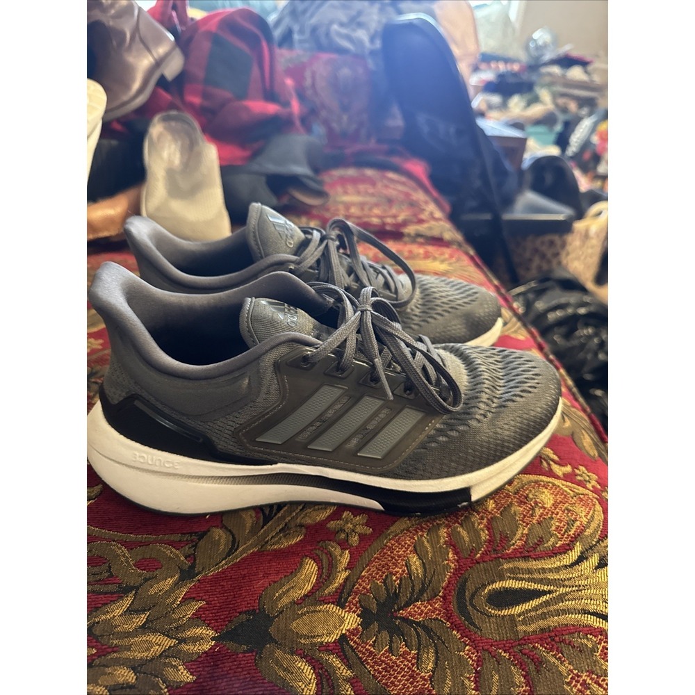 Adidas EQ21 RUN Women's Sz 7 Athlete Shoes Gray